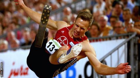 Markus Rehm jumps
