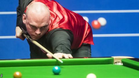 World Championship 2017: Stuart Bingham beats Peter Ebdon in first round