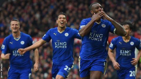 Wes Morgan celebrates a goal with Robert Huth, Leonardo Ulloa and Shinji Okazaki