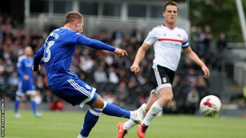 Anthony Pilkington scores