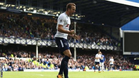 Harry Kane celebrating his second goal in the 3-0 win at Everton last weekend