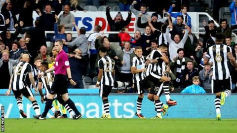 Newcastle Celebrate a goal against Norwich