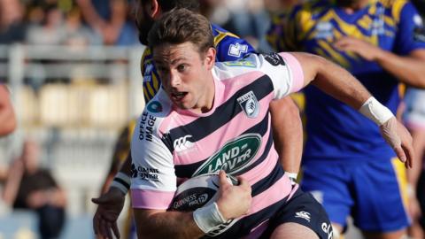 Blaine Scully goes over for Blues