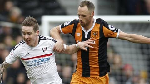 David Meyler sustained his knee injury in training