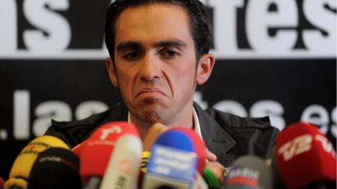 Alberto_Contador at his press conference in Spain