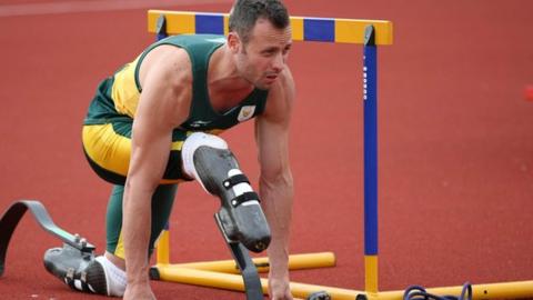 Oscar Pistorius back in training