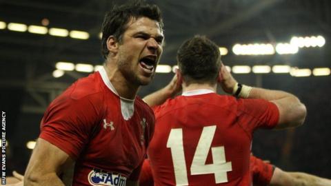 Mike Phillips celebrates