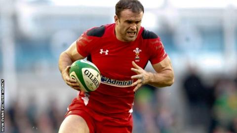 Wales centre Jamie Roberts