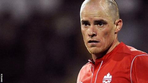 Iain Hume