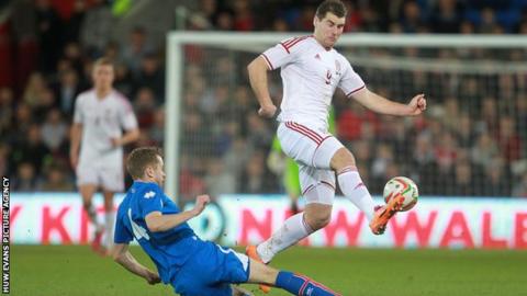 Sam Vokes in action for Wales against Iceland