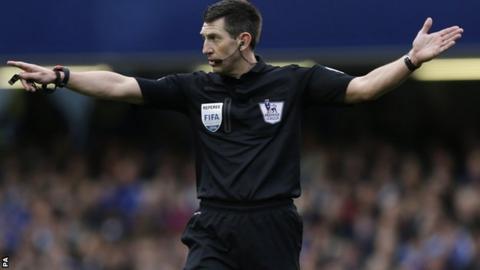 Referee Lee Probert