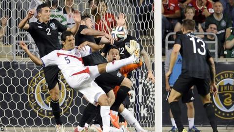 Celso Borges, Stephen Kelly, Richard Keogh and David Forde battle for the ball in Costa Rica's draw with the Republic of Ireland