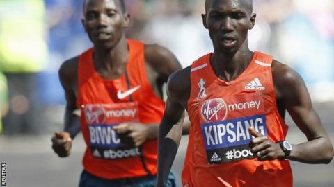 Wilson Kipsang (right)