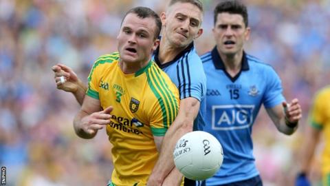 Neil McGee and Dublin's Eoghan O'Gara