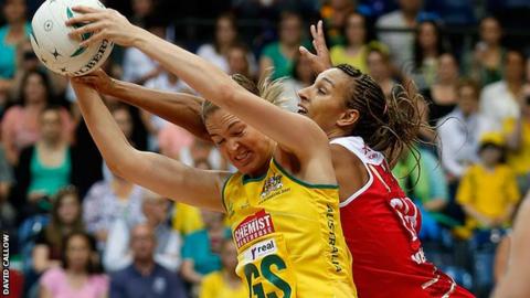Action from Australia 54-47 England