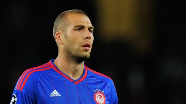 Pajtim Kasami: Nottingham Forest sign Olympiacos midfielder on season-long loan - BBC News