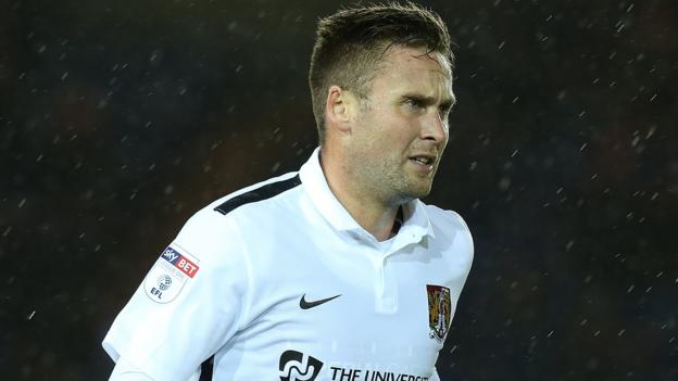 Mansfield Town sign Joel Byrom and loan in Jake Kean and Ben Whiteman