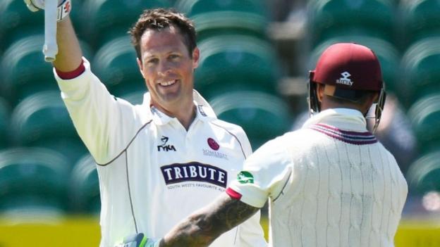 Somerset v Warwickshire: Marcus Trescothick breaks county record to help earn draw
