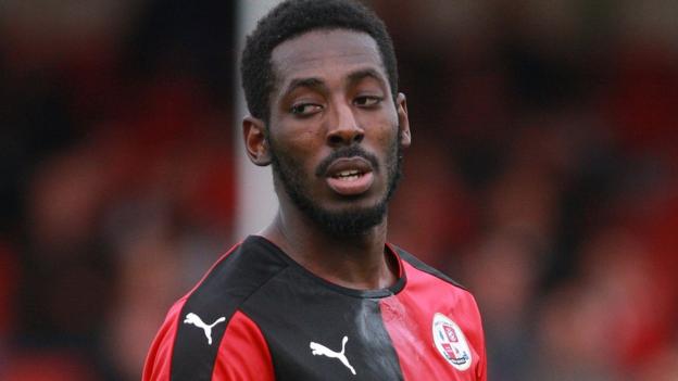 Roarie Deacon: Sutton United sign former Crawley forward
