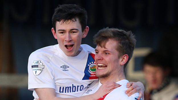 Irish Premiership: Linfield keep up pursuit of leaders Crusaders
