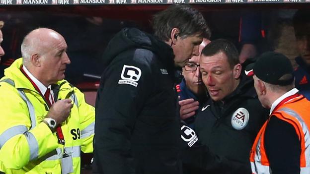 Official Friend collapses during match