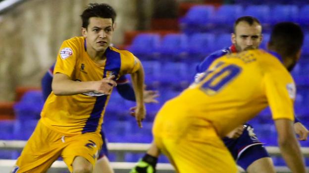 Jack Thomas: Mansfield Town midfielder agrees loan move to Barrow