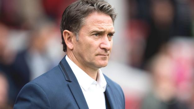 Philippe Montanier: Nottingham Forest manager aims for top-10 finish - BBC News