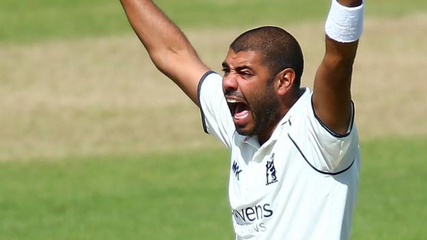 Jeetan Patel: Warwickshire spinner wins Most Valuable Player award for second time