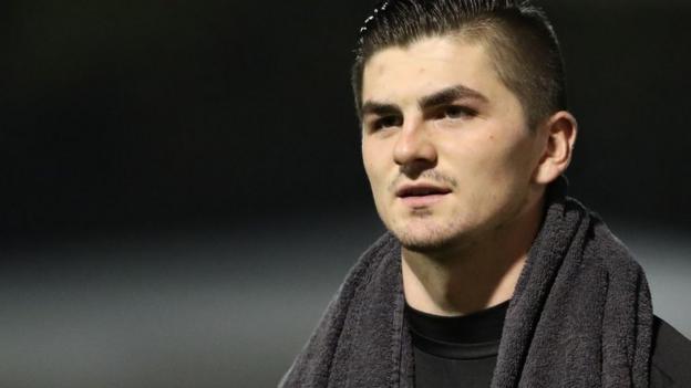 Wolves: Harry Burgoyne & Connor Ronan sign new contracts until 2019