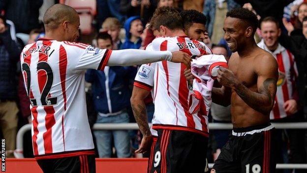 Jermain Defoe celebrates after scoring Sunderland's winner