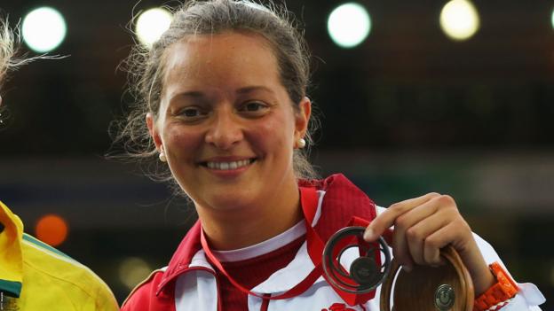 Lally breaks English discus record
