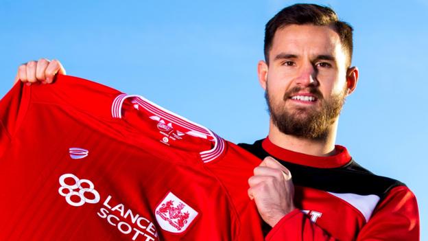 Wright leaves Preston for Bristol City