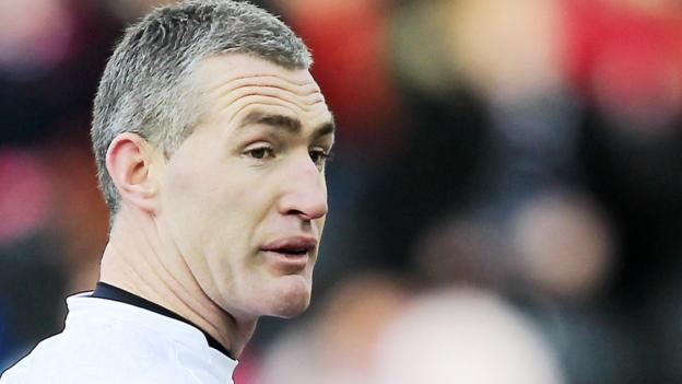 Chris Houston: Widnes Vikings second row signs new deal with club