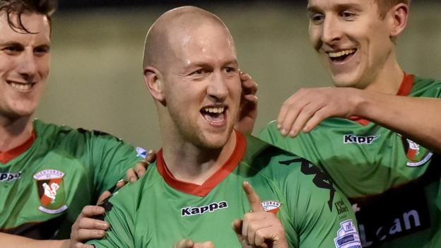 Irish Premiership: Ards 1-3 Glentoran