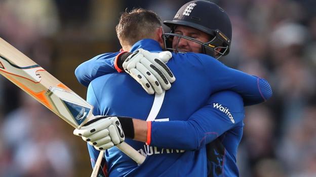 England v Sri Lanka: Alex Hales and Jason Roy lead 10-wicket rout