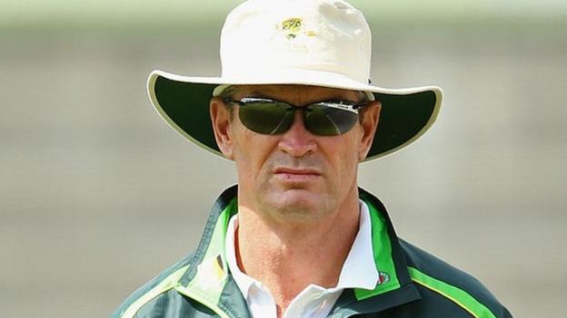 Graeme Hick: Australia name ex-England batsman as batting coach