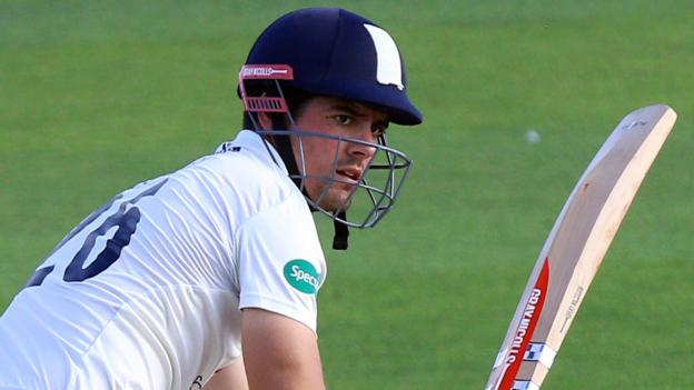 Somerset v Essex: Former England captain Alastair Cook hits unbeaten 39 for visitors