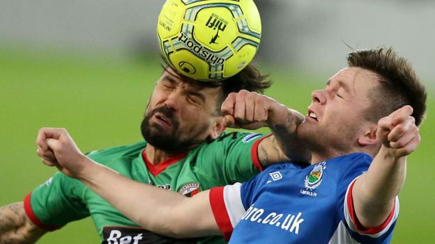 Irish Premiership: Linfield held at home by 10-man Glentoran