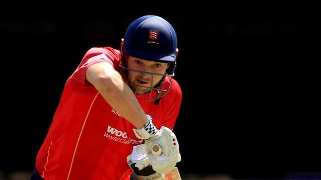 One-Day Cup: Middlesex seal final-over victory against Essex