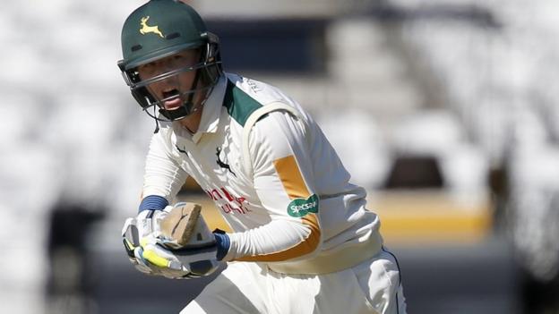 Notts survive wobble to beat Surrey