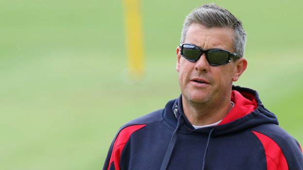 Warwickshire: Ashley Giles keen to get Bears moving again in Championship