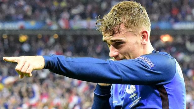 Euro 2016: Antoine Griezmann's superb chip in France 5-2 Iceland