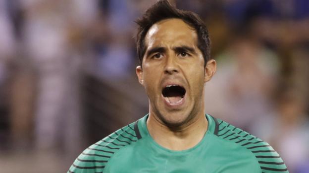 Claudio Bravo: Man City target arrives for medical from Barcelona