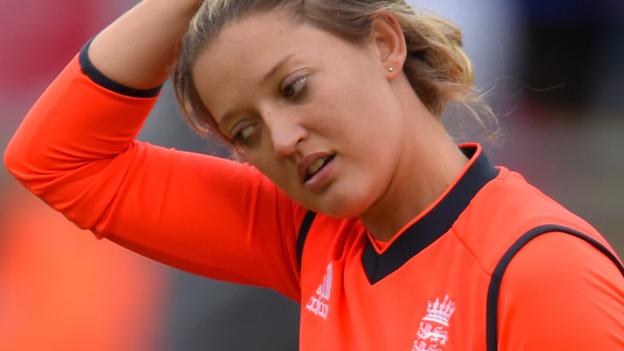 Lancashire Thunder: Sarah Taylor to miss Kia Super League