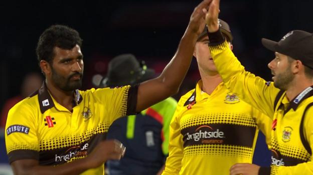 T20 Blast: Gloucestershire's bowlers stun Kent - highlights