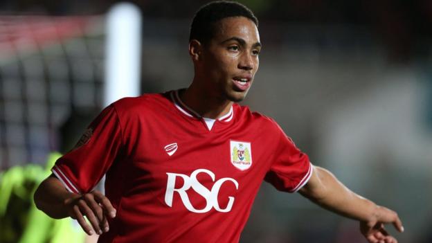 Zak Vyner: Accrington Stanley sign Bristol City defender on loan until January