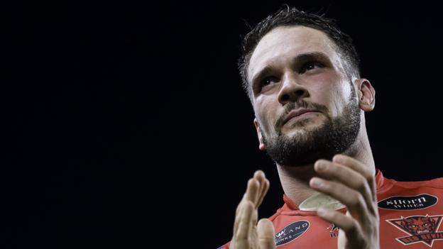 George Griffin: Salford Red Devils back row agrees new contract