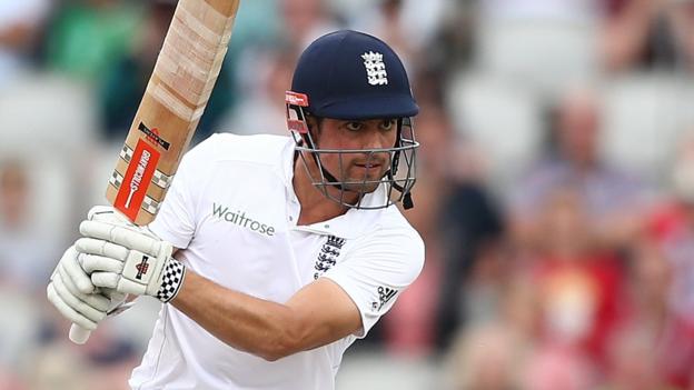England v Pakistan: Hosts lead by 489 runs in second Test at Old Trafford