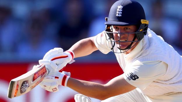 Gary Ballance: England batsman out of third South Africa Test with broken finger