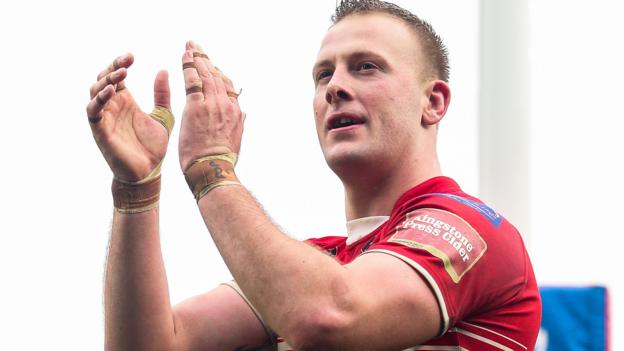 Craig Kopczak: Salford Red Devils and Wales forward agrees new deal